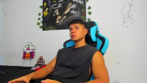 Snapshot of oliver_bray chatting on 01/19/25, 10:39 Oliver bray online show from 01/19/25, 10:39