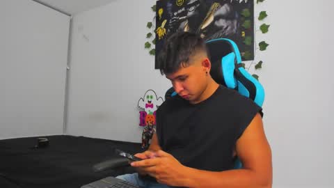 Snapshot of oliver_bray chatting on 01/26/25, 12:58 Oliver bray online show from 01/26/25, 12:58