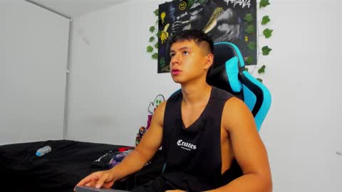 Snapshot of oliver_bray chatting on 02/05/25, 02:29 Oliver bray online show from 02/05/25, 02:29