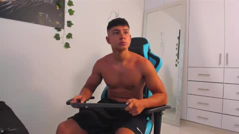 Snapshot of oliver_bray chatting on 02/18/25, 06:58 Oliver bray online show from 02/18/25, 06:58