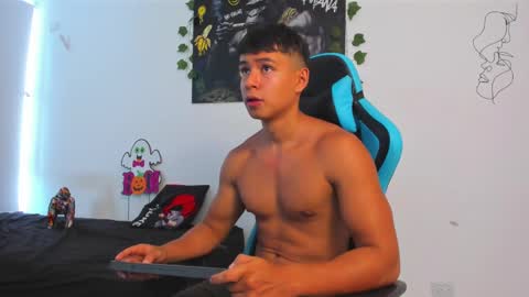 Snapshot of oliver_bray chatting on 02/22/25, 05:24 Oliver bray online show from 02/22/25, 05:24