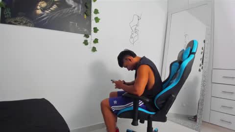 Snapshot of oliver_bray chatting on 02/26/25, 11:26 Oliver bray online show from 02/26/25, 11:26