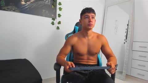 Snapshot of oliver_bray chatting on 03/01/25, 02:59 Oliver bray online show from 03/01/25, 02:59