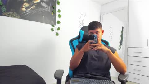 Snapshot of oliver_bray chatting on 03/03/25, 09:05 Oliver bray online show from 03/03/25, 09:05