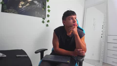 Snapshot of oliver_bray chatting on 03/05/25, 02:03 Oliver bray online show from 03/05/25, 02:03