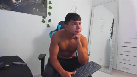 Snapshot of oliver_bray chatting on 03/06/25, 03:13 Oliver bray online show from 03/06/25, 03:13