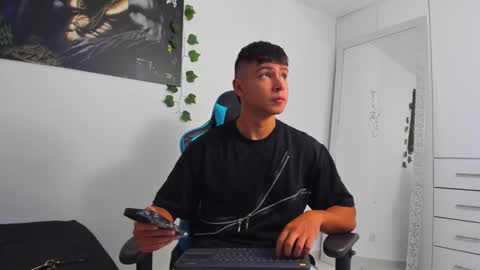 Snapshot of oliver_bray chatting on 03/08/25, 12:11 Oliver bray online show from 03/08/25, 12:11