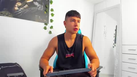 Snapshot of oliver_bray chatting on 03/11/25, 03:45 Oliver bray online show from 03/11/25, 03:45