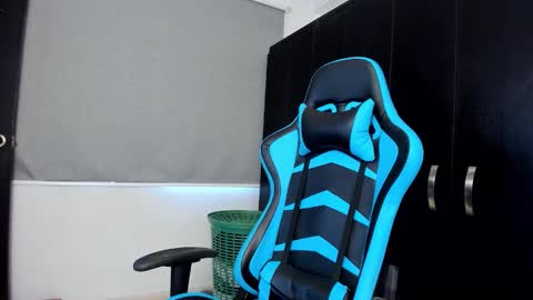 Snapshot of oliver_bray chatting on 09/27/25, 04:34 Oliver bray online show from 09/27/25, 04:34