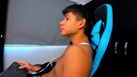 Snapshot of oliver_bray chatting on 10/14/25, 06:09 Oliver bray online show from 10/14/25, 06:09