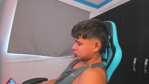 Snapshot of oliver_bray chatting on 10/24/25, 06:26 Oliver bray online show from 10/24/25, 06:26