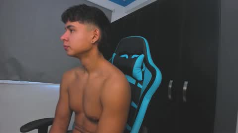 Snapshot of oliver_bray chatting on 10/26/25, 05:52 Oliver bray online show from 10/26/25, 05:52