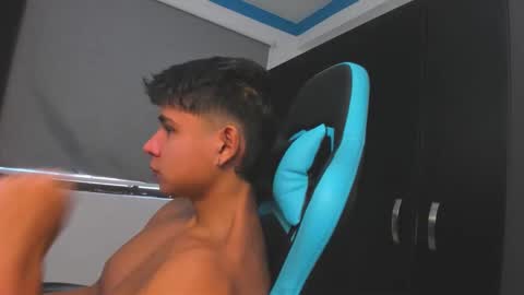 Snapshot of oliver_bray chatting on 10/28/25, 02:31 Oliver bray online show from 10/28/25, 02:31