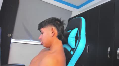 Snapshot of oliver_bray chatting on 10/29/25, 06:20 Oliver bray online show from 10/29/25, 06:20