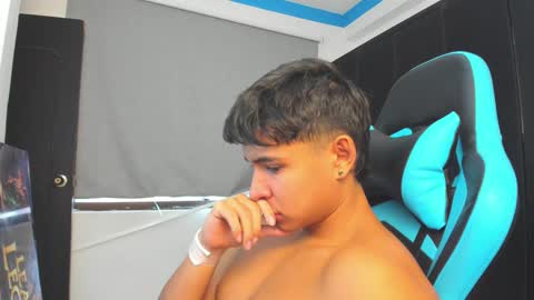 Snapshot of oliver_bray chatting on 11/05/25, 06:30 Oliver bray online show from 11/05/25, 06:30