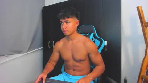 Snapshot of oliver_bray chatting on 11/27/25, 04:58 Oliver bray online show from 11/27/25, 04:58