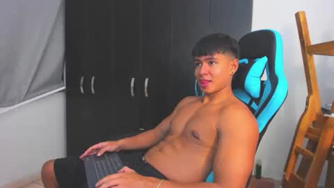 Snapshot of oliver_bray chatting on 12/02/25, 09:43 Oliver bray online show from 12/02/25, 09:43