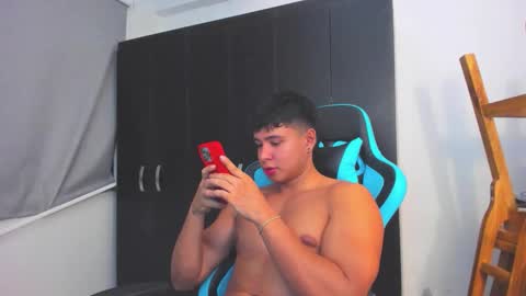 Snapshot of oliver_bray chatting on 12/04/25, 04:33 Oliver bray online show from 12/04/25, 04:33