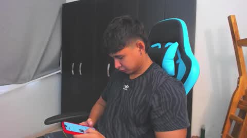 Snapshot of oliver_bray chatting on 12/04/25, 05:10 Oliver bray online show from 12/04/25, 05:10