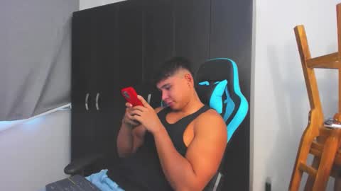 Snapshot of oliver_bray chatting on 12/13/25, 08:14 Oliver bray online show from 12/13/25, 08:14