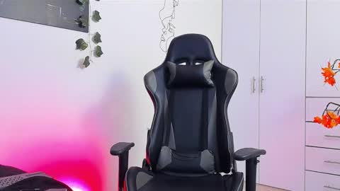 Snapshot of oliver_bray chatting on 02/01/26, 12:20 Oliver bray online show from 02/01/26, 12:20