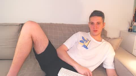 Snapshot of oliver_hort chatting on 12/11/24, 12:12 Oliver online show from 12/11/24, 12:12