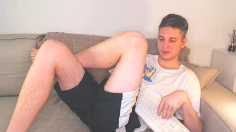 Snapshot of oliver_hort chatting on 12/13/24, 08:15 Oliver online show from 12/13/24, 08:15