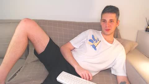 Snapshot of oliver_hort chatting on 12/22/24, 07:31 Oliver online show from 12/22/24, 07:31