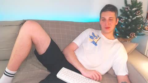 Snapshot of oliver_hort chatting on 01/05/25, 07:07 Oliver online show from 01/05/25, 07:07