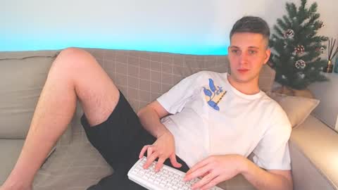 Snapshot of oliver_hort chatting on 01/12/25, 07:31 Oliver online show from 01/12/25, 07:31