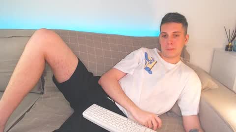 Snapshot of oliver_hort chatting on 01/21/25, 09:15 Oliver online show from 01/21/25, 09:15