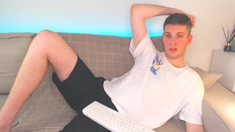 Snapshot of oliver_hort chatting on 01/23/25, 07:29 Oliver online show from 01/23/25, 07:29