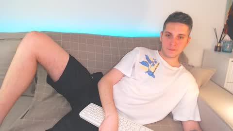 Snapshot of oliver_hort chatting on 01/26/25, 07:09 Oliver online show from 01/26/25, 07:09