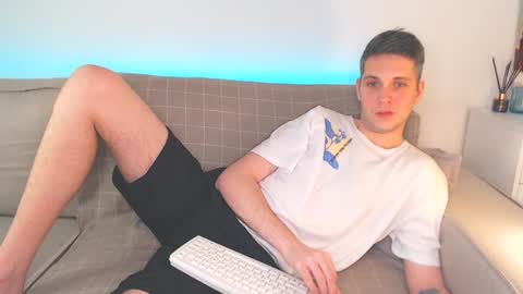 Snapshot of oliver_hort chatting on 01/30/25, 06:54 Oliver online show from 01/30/25, 06:54