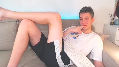 Snapshot of oliver_hort chatting on 02/07/25, 03:30 Oliver online show from 02/07/25, 03:30