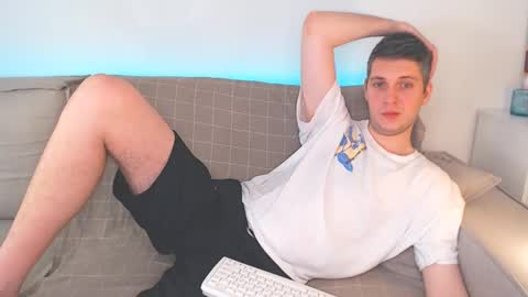 Snapshot of oliver_hort chatting on 02/10/25, 11:36 Oliver online show from 02/10/25, 11:36