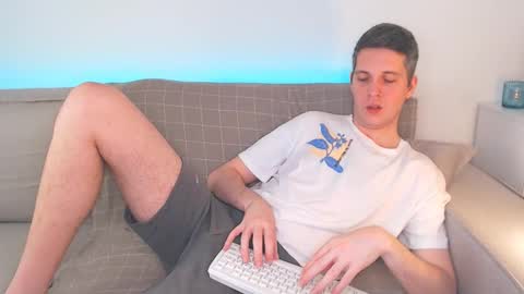 Snapshot of oliver_hort chatting on 02/17/25, 11:23 Oliver online show from 02/17/25, 11:23