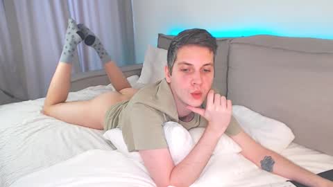 Snapshot of oliver_hort chatting on 02/18/25, 10:27 Oliver online show from 02/18/25, 10:27