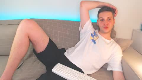 Snapshot of oliver_hort chatting on 03/02/25, 05:58 Oliver online show from 03/02/25, 05:58