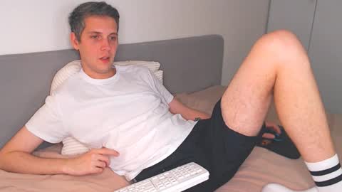 Snapshot of oliver_hort chatting on 09/21/25, 05:58 Oliver online show from 09/21/25, 05:58