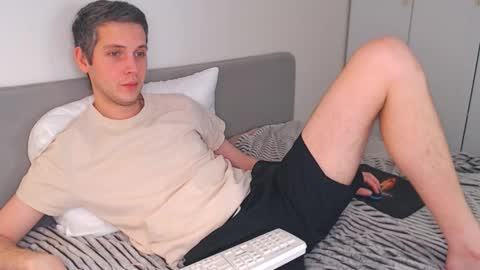 Snapshot of oliver_hort chatting on 01/17/26, 11:59 Oliver online show from 01/17/26, 11:59