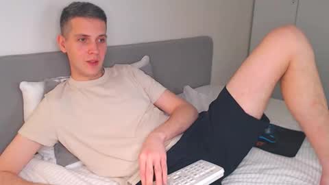 Snapshot of oliver_hort chatting on 02/04/26, 05:30 Oliver online show from 02/04/26, 05:30