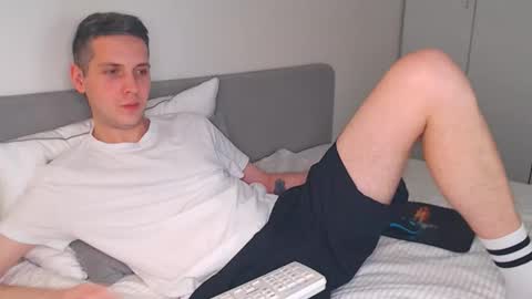 Snapshot of oliver_hort chatting on 02/14/26, 05:10 Oliver online show from 02/14/26, 05:10