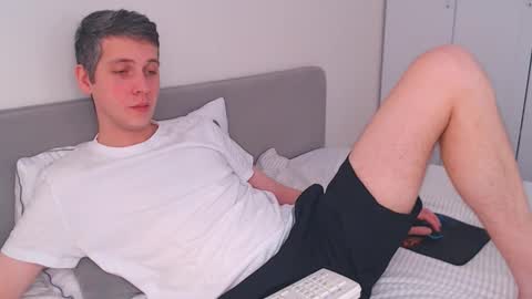 Snapshot of oliver_hort chatting on 03/15/26, 11:49 Oliver online show from 03/15/26, 11:49