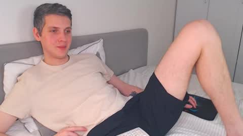 Snapshot of oliver_hort chatting on 03/19/26, 10:30 Oliver online show from 03/19/26, 10:30