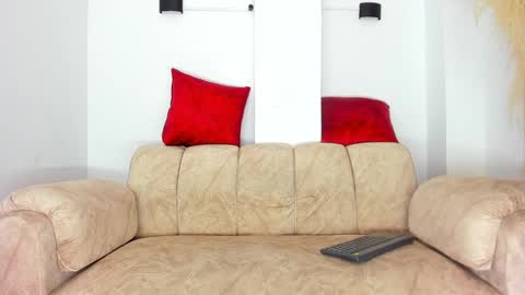 Snapshot of oliver_kooper chatting on 12/29/24, 09:06 OLIVER online show from 12/29/24, 09:06