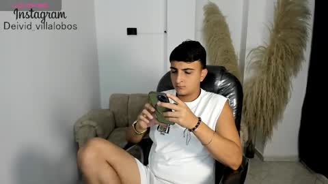 Snapshot of oliver_kooper chatting on 02/11/26, 12:10 OLIVER online show from 02/11/26, 12:10