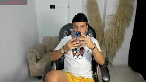 Snapshot of oliver_kooper chatting on 02/12/26, 12:11 OLIVER online show from 02/12/26, 12:11