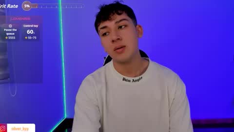 Snapshot of oliver_kyy chatting on 10/17/25, 07:05 oliveeer online show from 10/17/25, 07:05