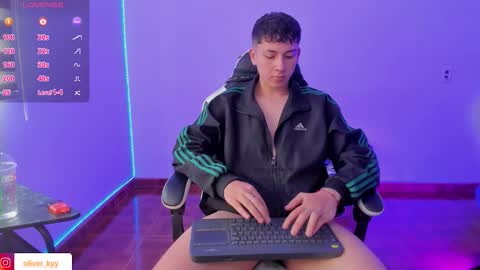 oliveeer online show from 12/22/25, 07:22